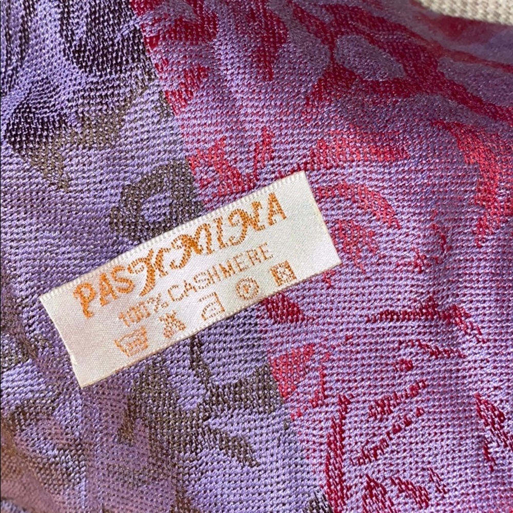 • Cashmere Scarf • - Picture 3 of 4